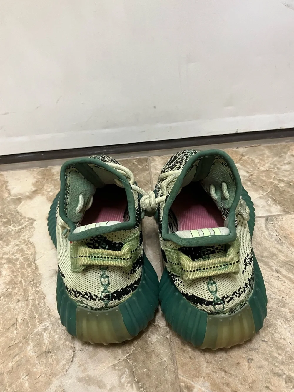 Mens  adidas Yeezy Boost 350 V2 Semi-Frozen Neon Yellow Knit Sneaker size 5.5